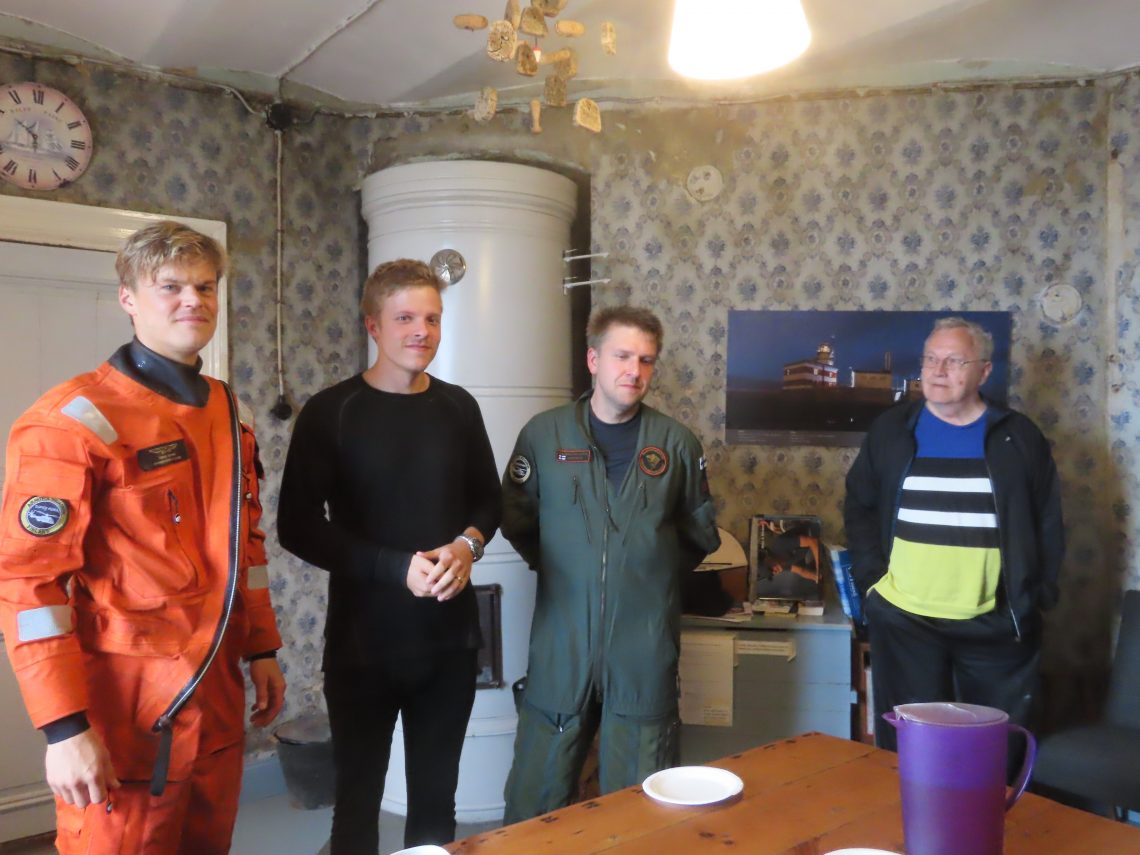 Super Puma-helikopterin kolme työntekijää ja Pasi