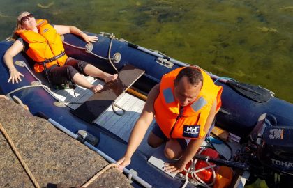 pelastettava nainen keulassa